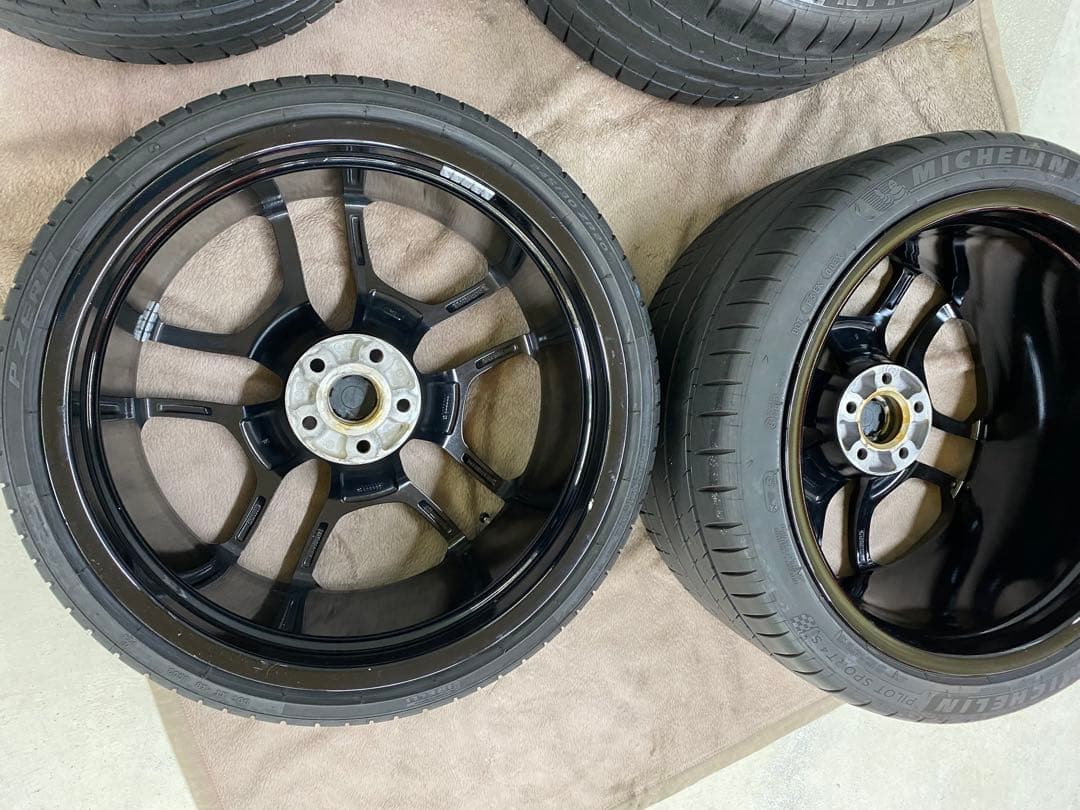 ぱるぷんて お年玉特別価格！20インチ ランボウラカン純正OPタイヤ付き