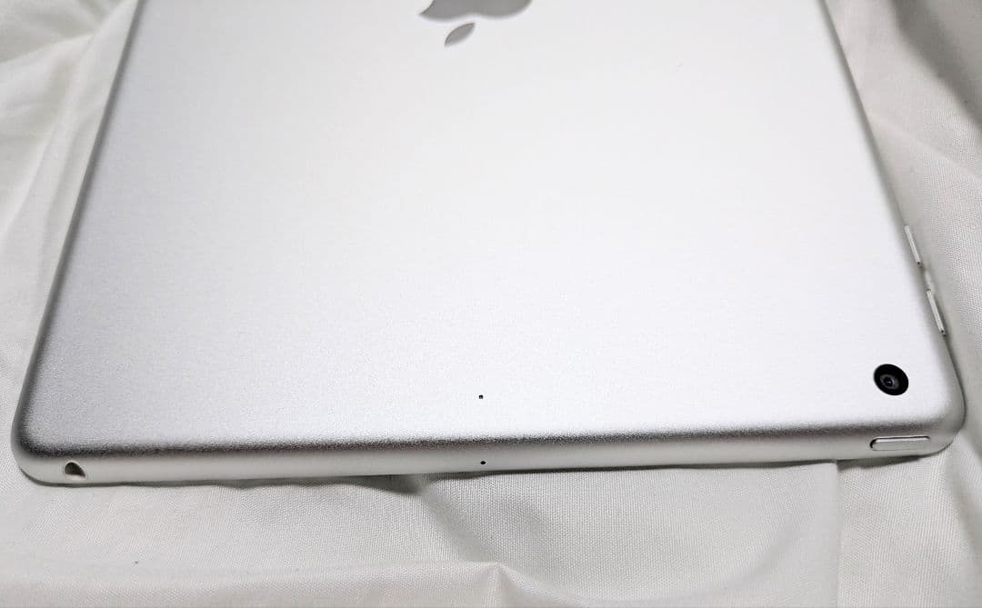 Apple iPad 第５世代)Wi-Fi 32GB シルバーMP2G2J/A