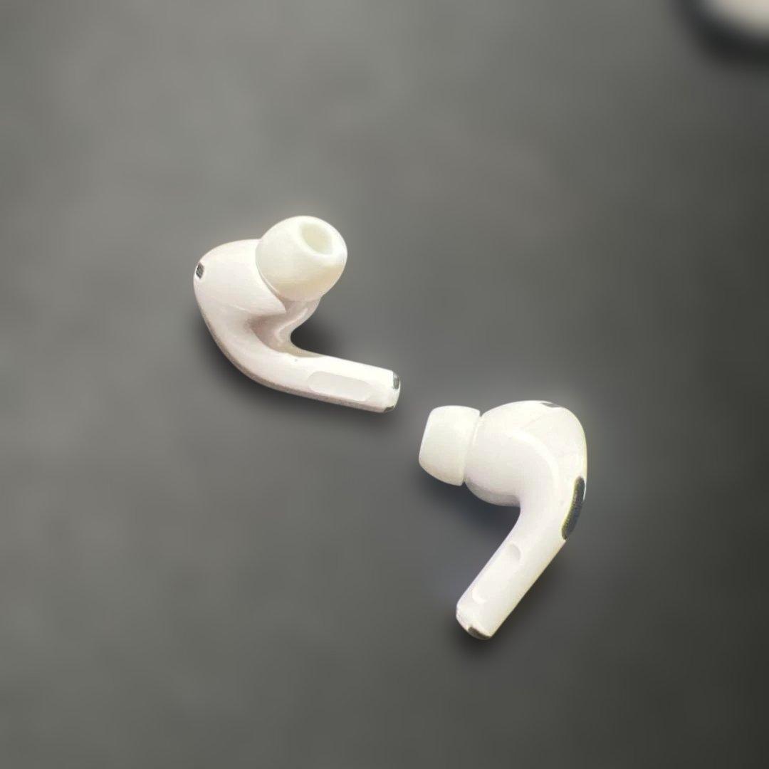 AirPods pro第二世代　保護ケース(2種類) 収納ケース付き　Apple