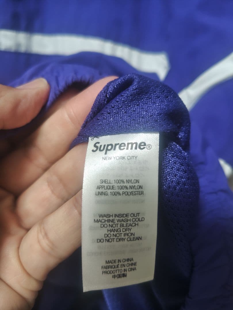 （にょん）Supreme ナイロンジャケット