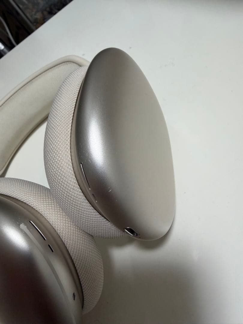 AirPods Max スターライト