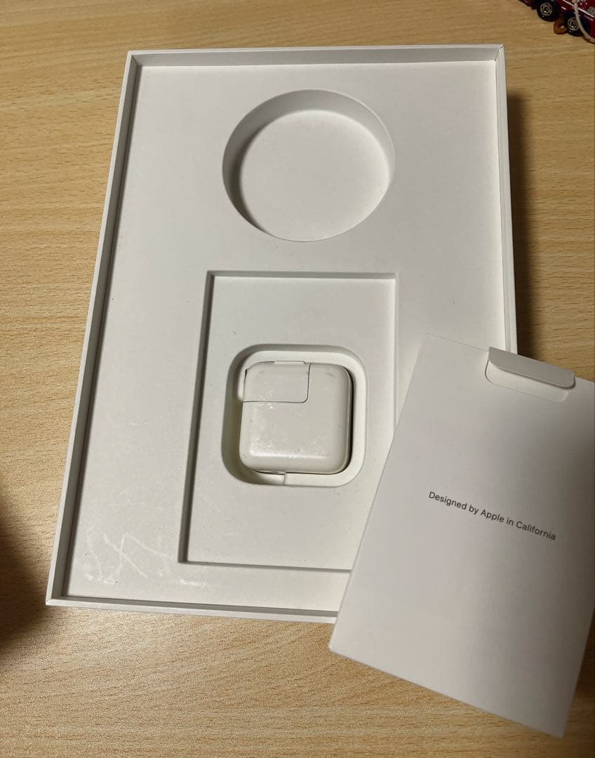 箱付き_iPad第6世代_32GB（Wi-Fi+Cellularモデル）