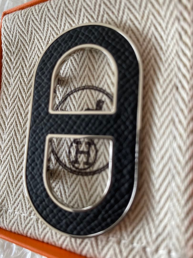 エルメス　ブローチ　シェーヌダンクル　黒　シルバー　エプソン　バッチ　新品本物