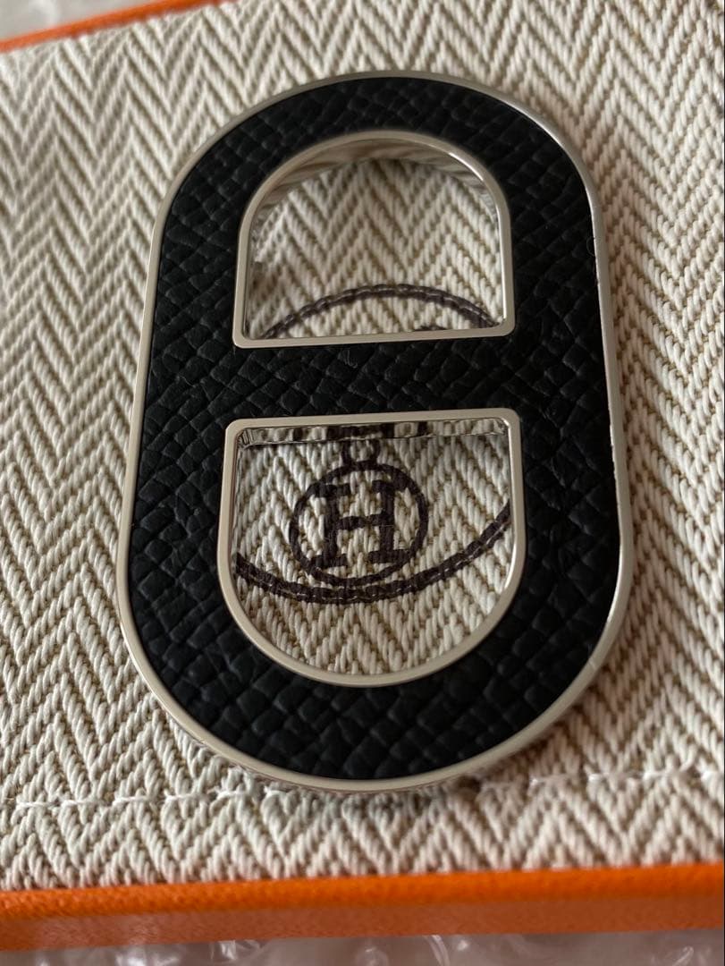 エルメス　ブローチ　シェーヌダンクル　黒　シルバー　エプソン　バッチ　新品本物