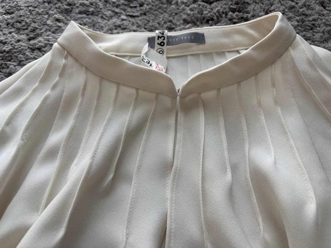 はるしゅん様今期theory luxeボリューム袖とろみブラウス白38