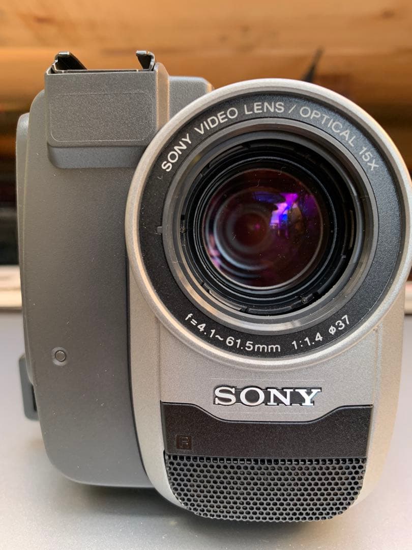 ☆SONYの液晶8ミリビデオカメラ・CCD-TRV20