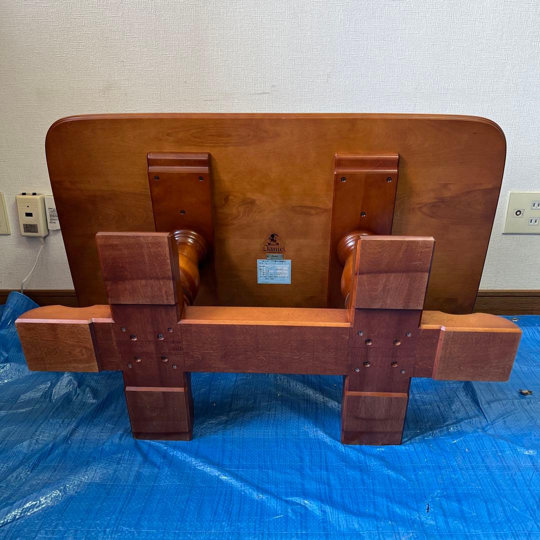 横浜ダニエル ローテーブル