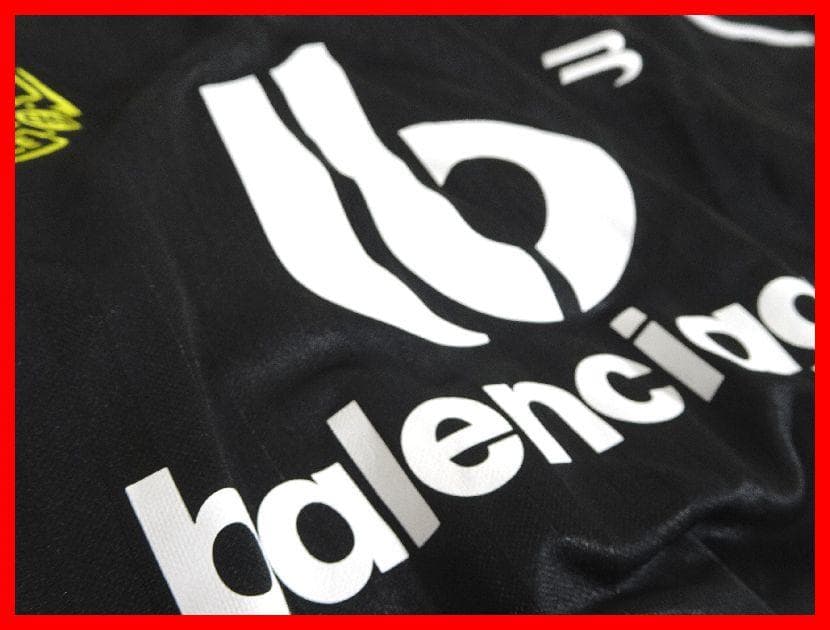 バレンシアガ　サッカーフードスカーフ　サッカーロゴ　中古　Mイ-323