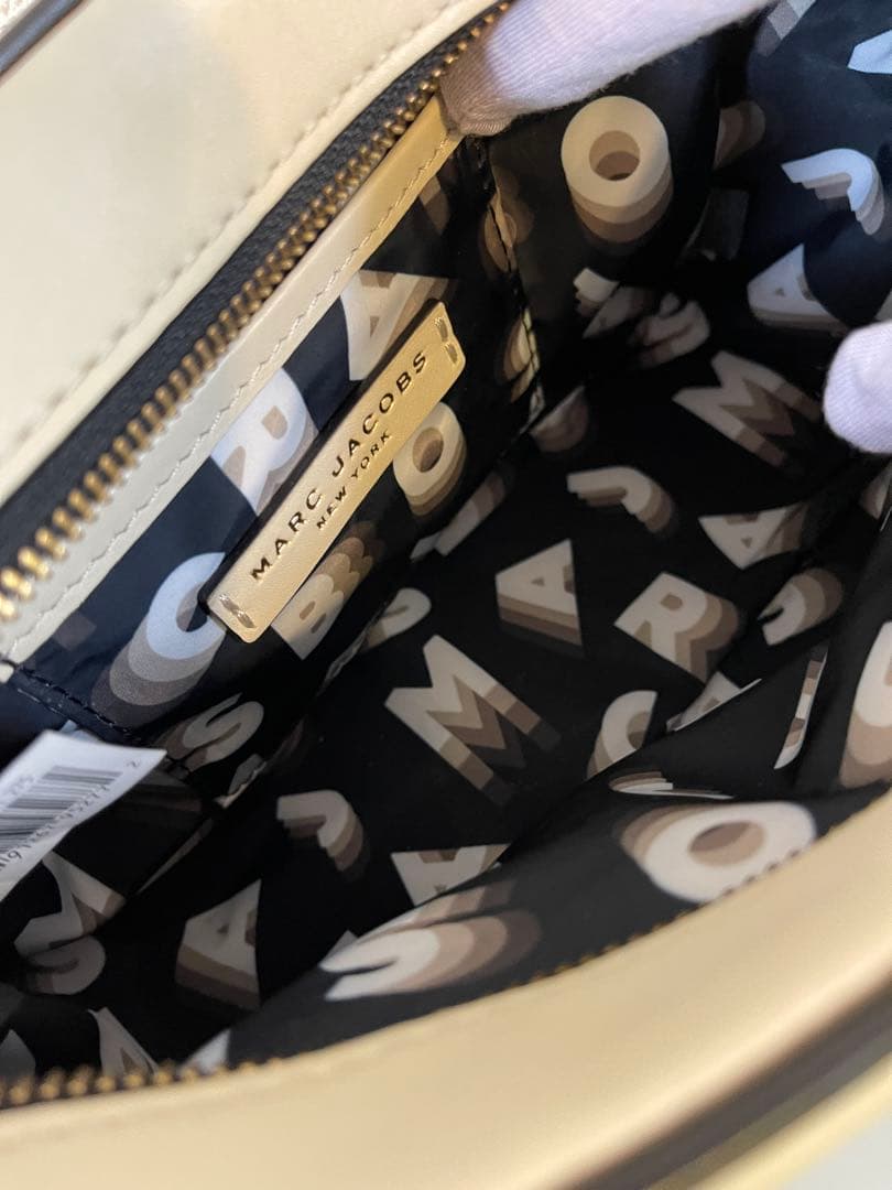 美品✨MARC JACOBS ショルダーバッグ アイボリー