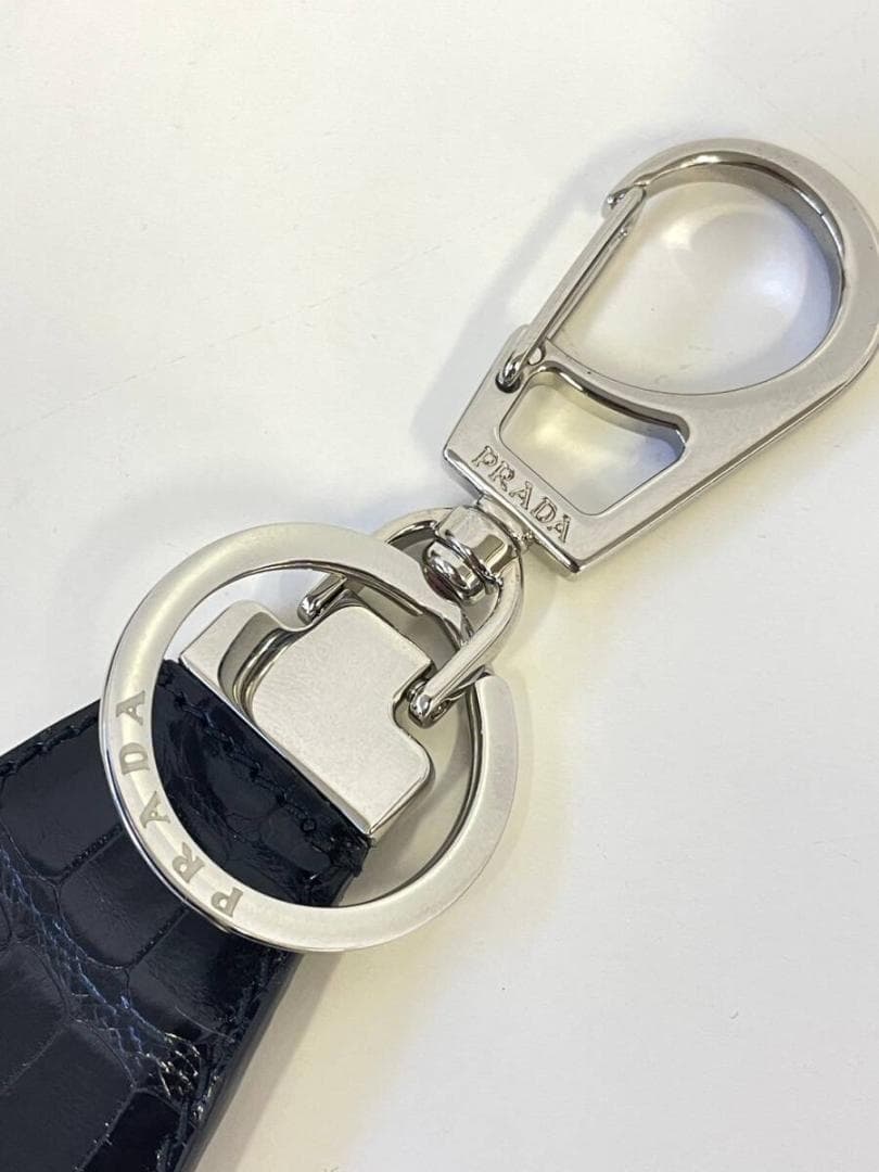 PRADA プラダ★トライアングルロゴプレートクロコダイルレザーキーリング