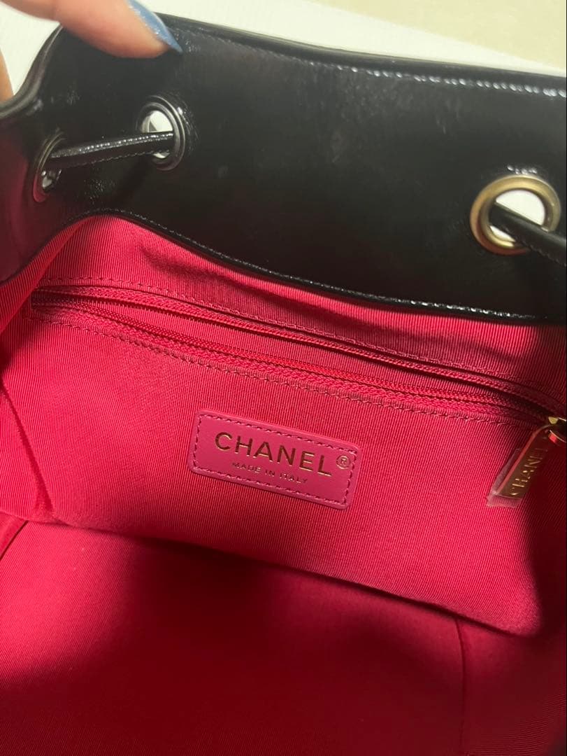 CHANEL シャネル　エナメル巾着型　チェーンショルダーバッグ　30番台