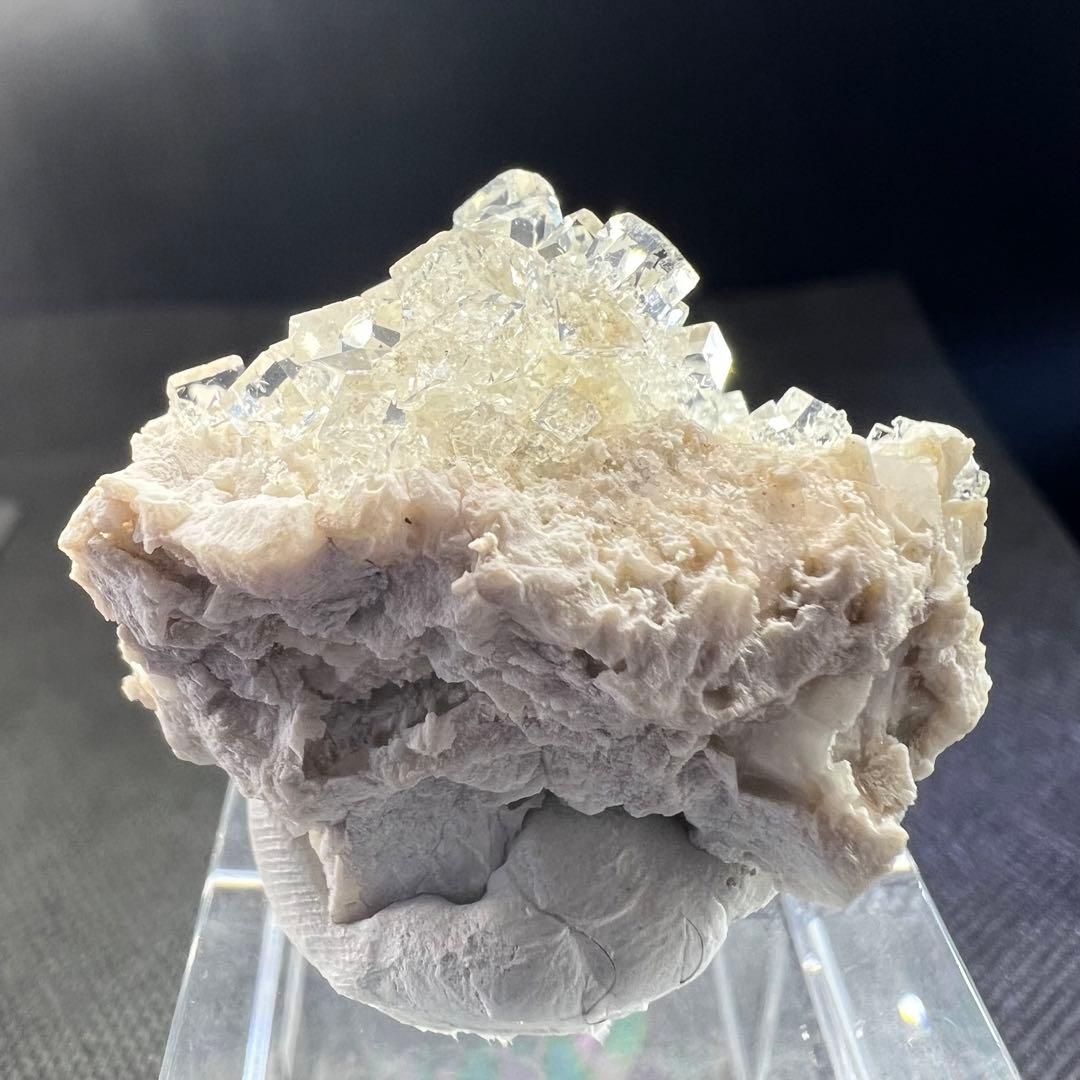 ヤオガンシャン産　カラーレスフローライト　テリ、ツヤ抜群！