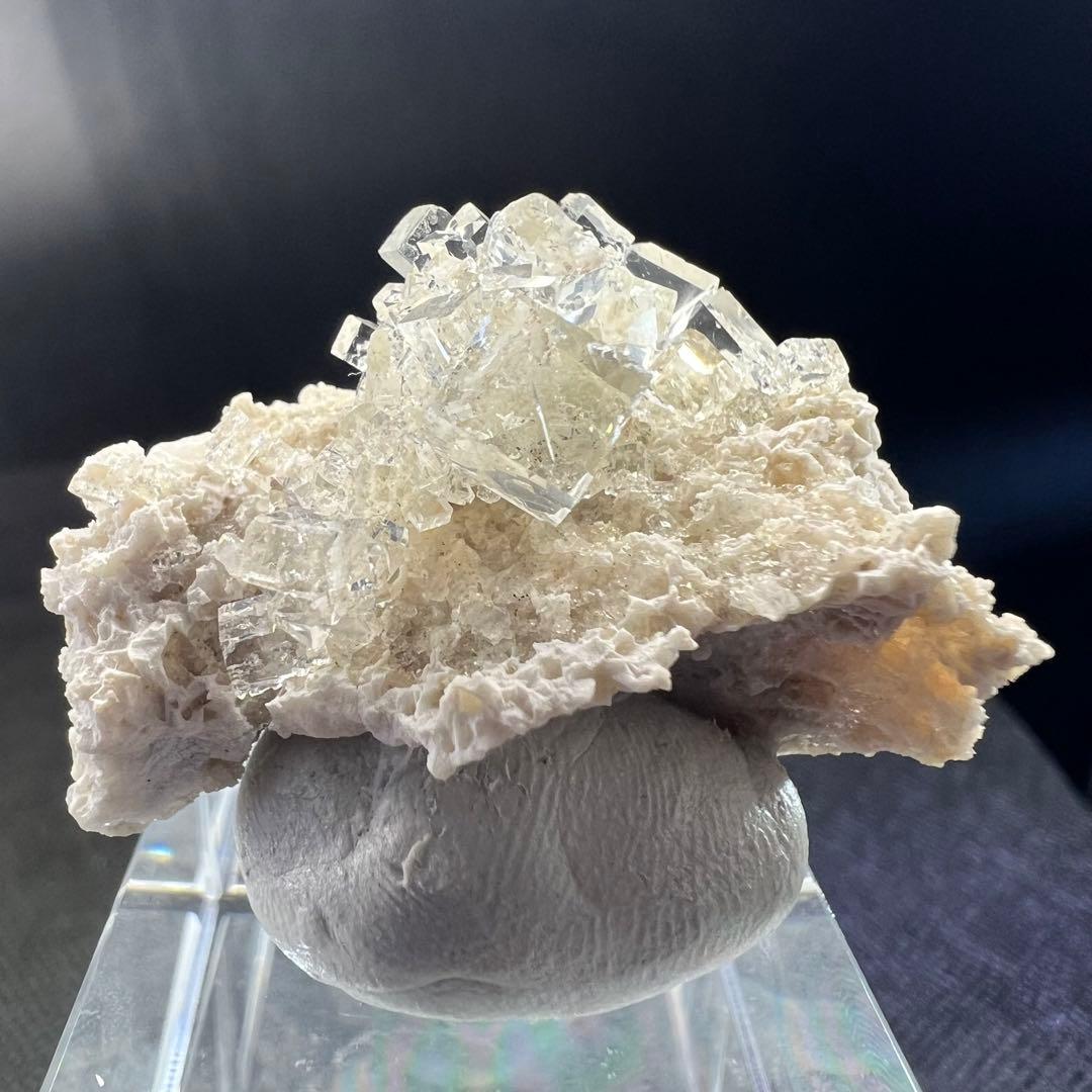 ヤオガンシャン産　カラーレスフローライト　テリ、ツヤ抜群！