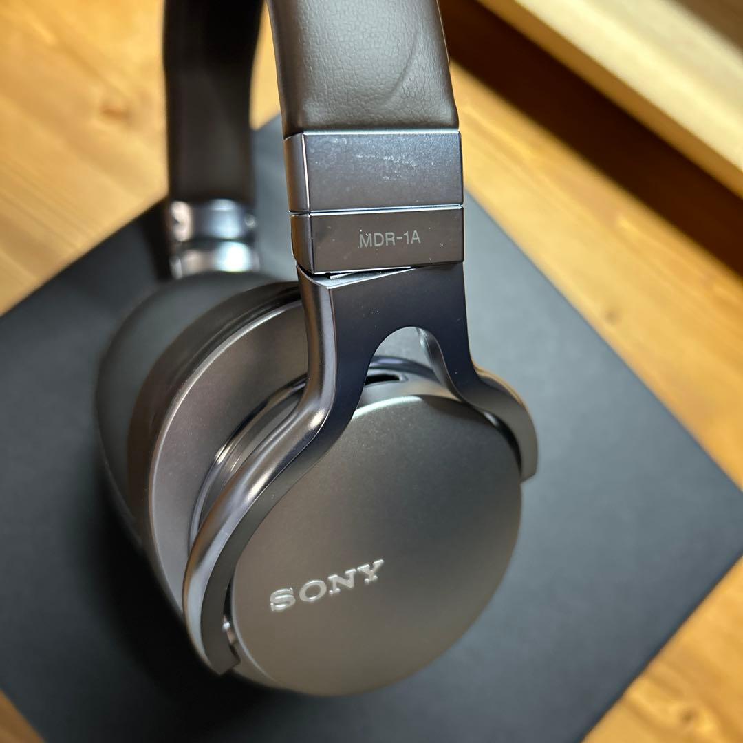 【美品】SONY MDR-1A ステレオヘッドホン シルバー　ハイレゾ対応
