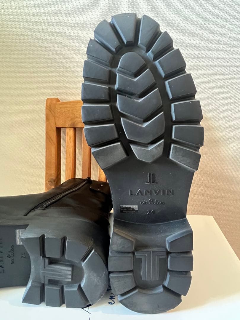 LANVIN en Bleu ブラック レザーサイドゴアブーツ