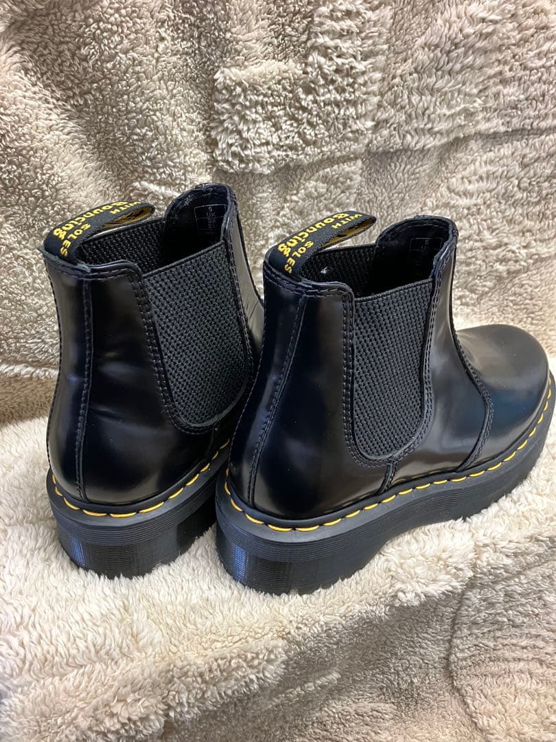 【未使用に近い】ドクターマーチン サイドゴアチェルシーブーツQUAD厚底24cm