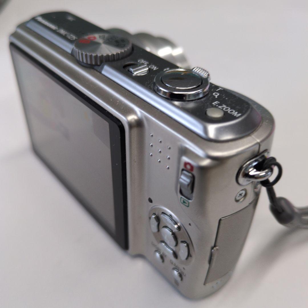 Panasonic LUMIX TZ5 シルバー