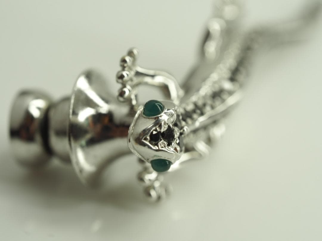 とかげモチーフ天然ブラックダイヤモンドブローチ　K18WG D0.39ct