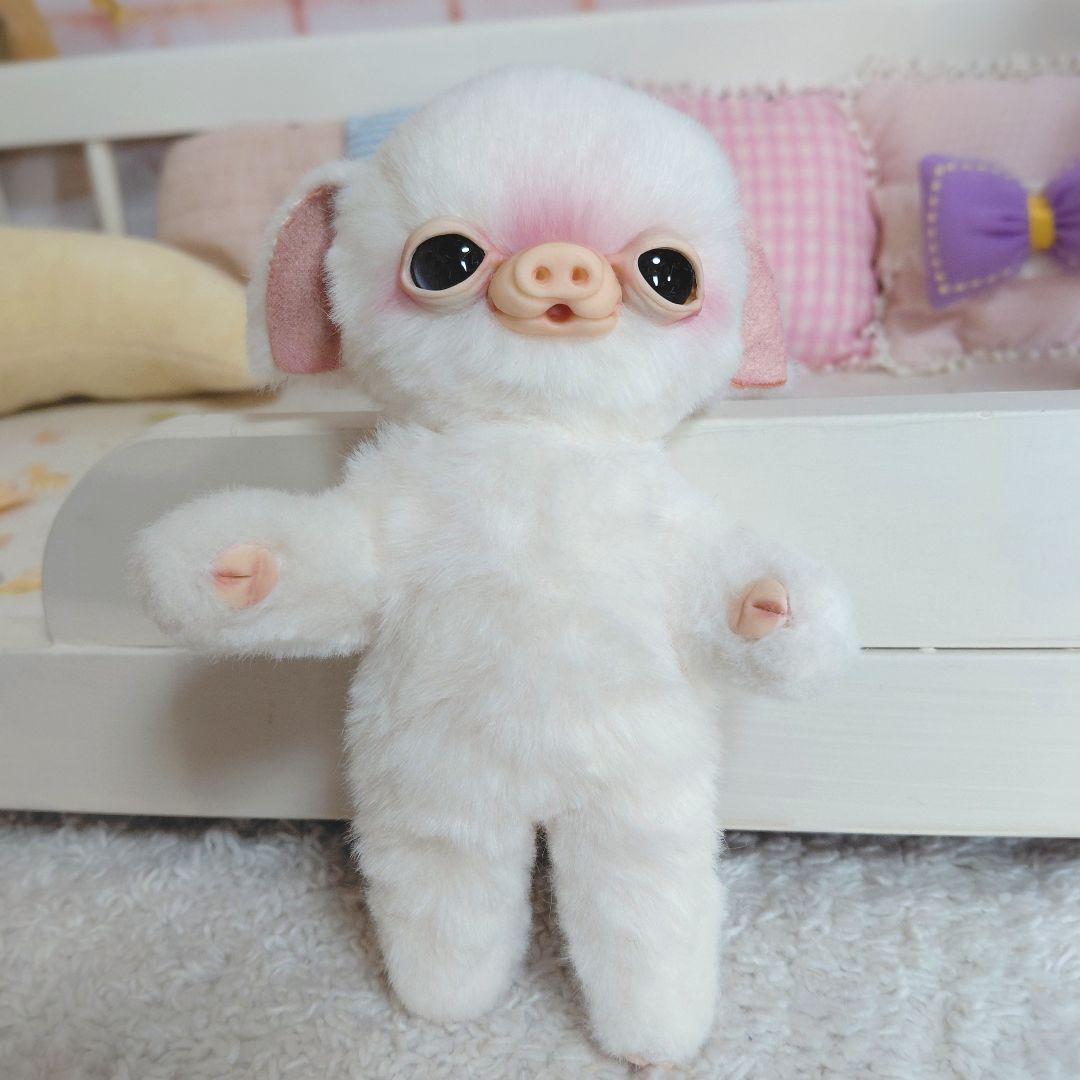 ミニブタちゃん　アートドール　ぬいぐるみ