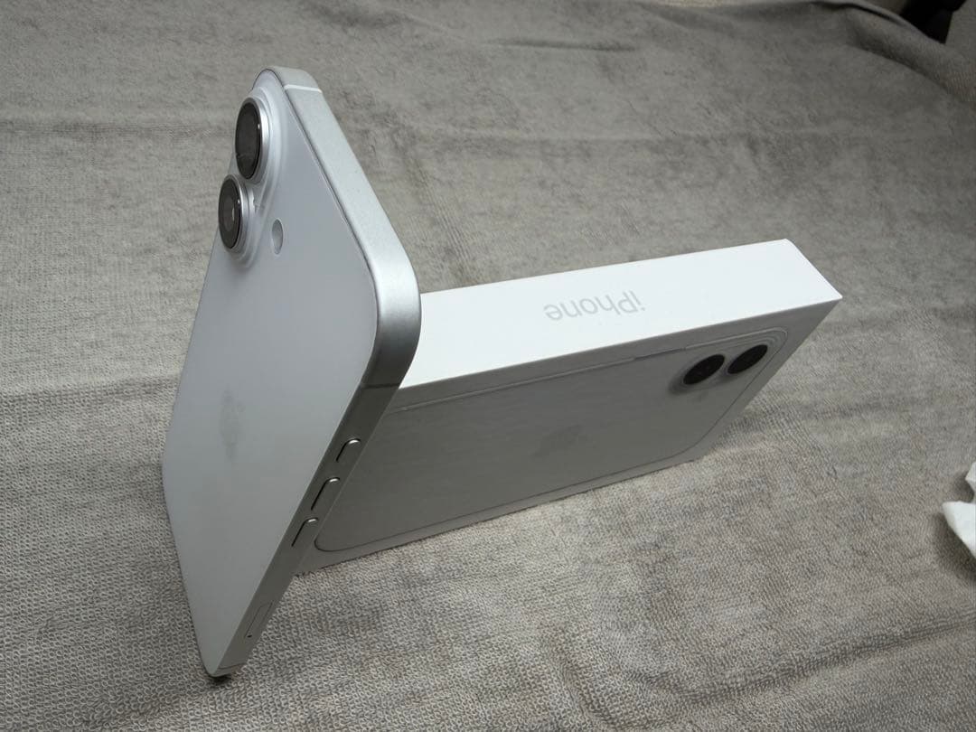 iPhone 16 256GB バッテリー100% ホワイト SIMフリー