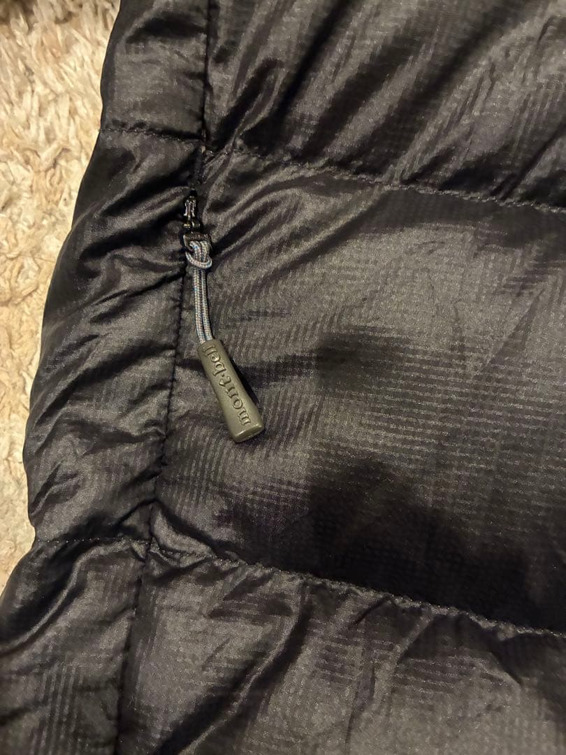 美品　モンベル　ライトアルパインダウンパーカー　収納袋付