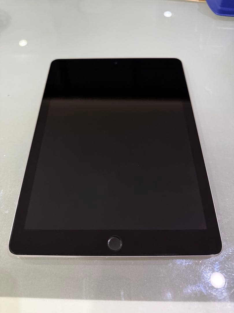 iPad (第6世代) シルバー