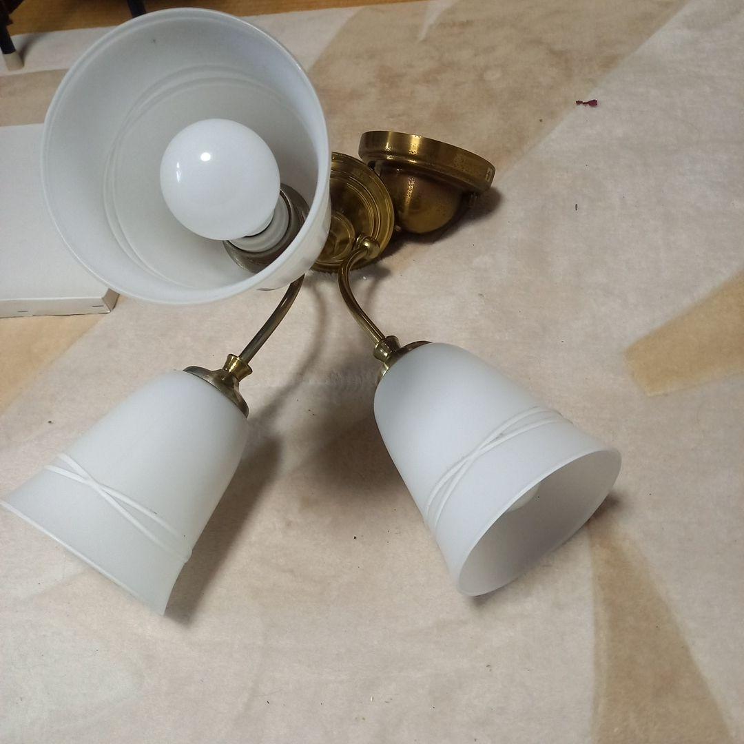 レトロレア物コイズミクラシックデザイン シャンデリア 3灯　LEDランプ付きです