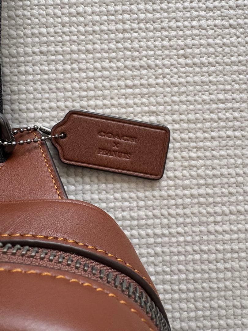 COACH スヌーピー柄 ボディバッグ　未使用