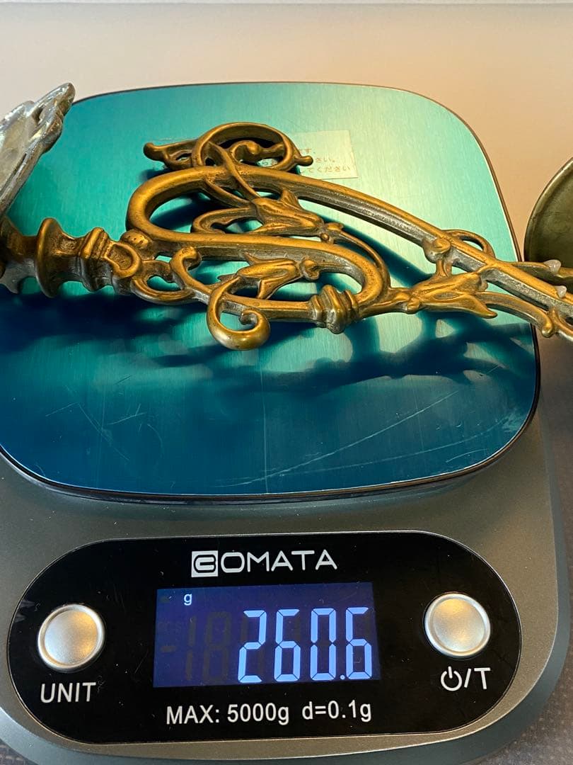 イギリスアンティーク真鍮製装飾キャンドルホルダー