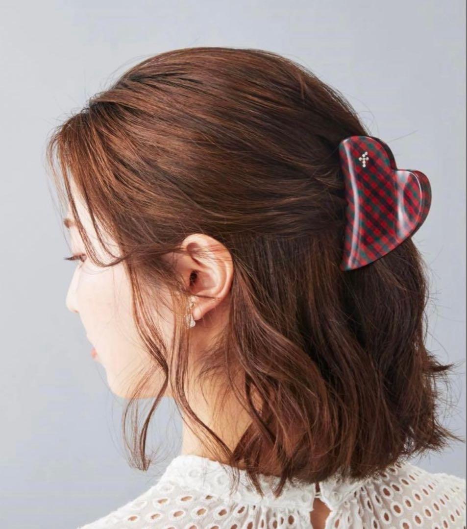 【お値下げ中！】ファミリア ヘアクリップ赤チェック