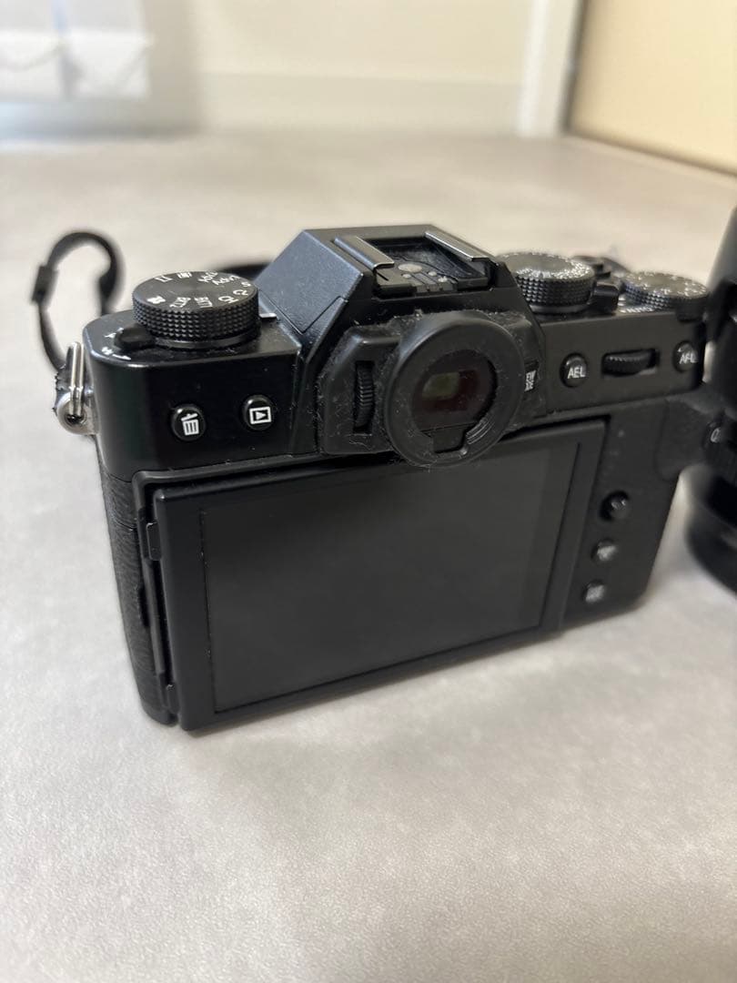 Tony　富士フイルム　X-T30 本体　レンズ付き　ミラーレスカメラ