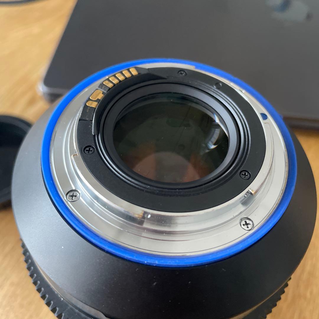 Zeiss milvus 85mm f/1.4 単焦点レンズ