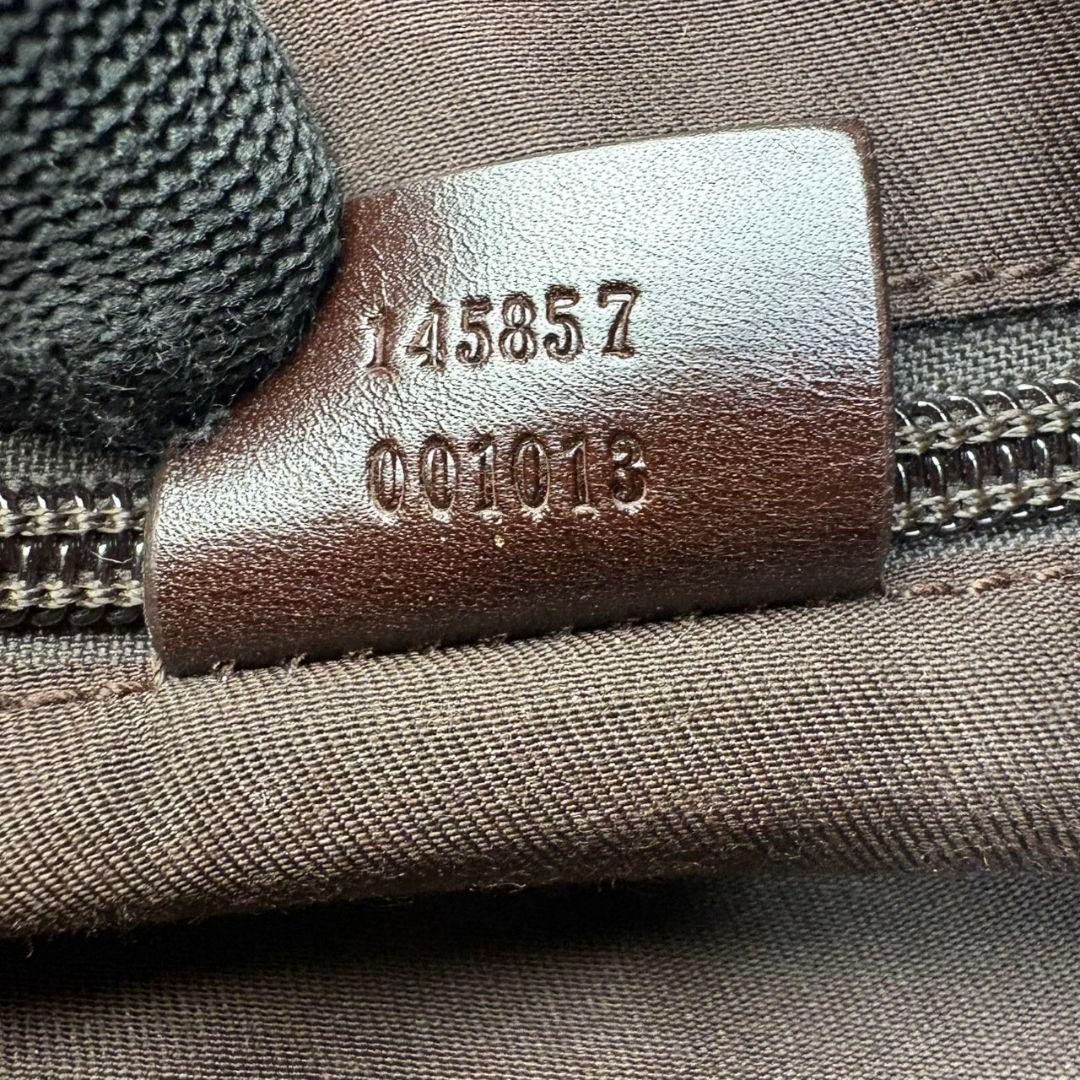 041 美品 GUCCI ショルダーバッグ GGキャンバス 斜めがけ b5