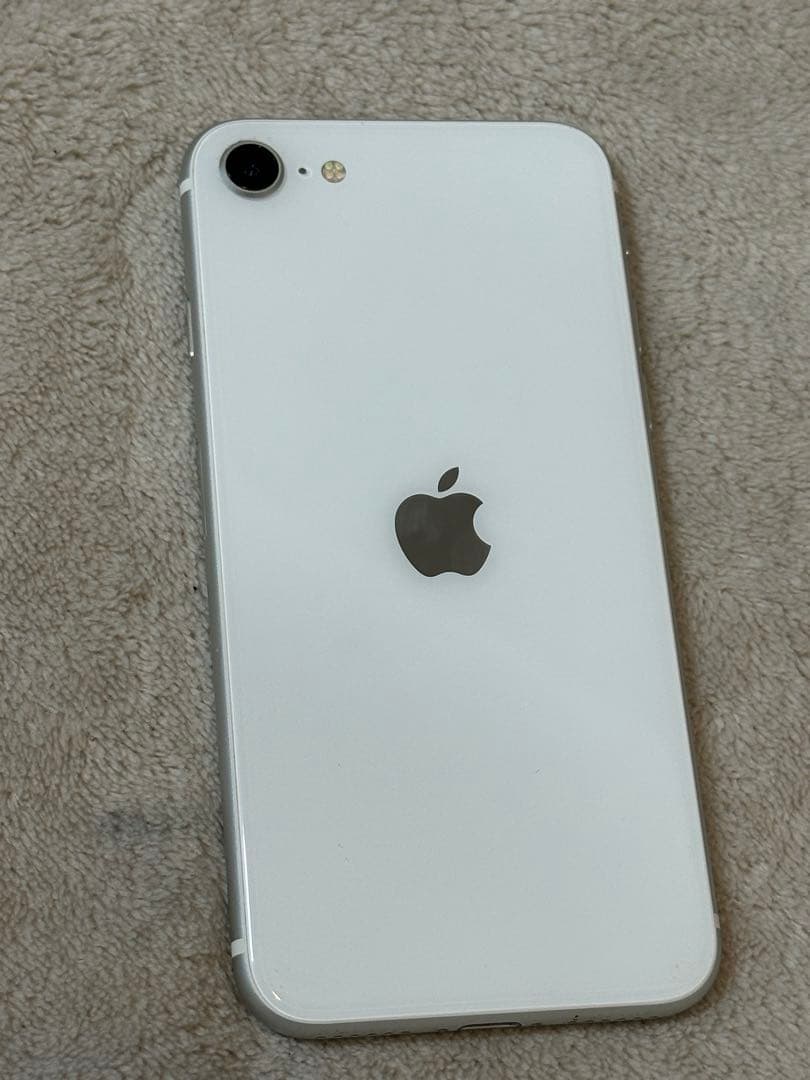 お*り様 iPhone SE 第2世代 64GB ホワイト
