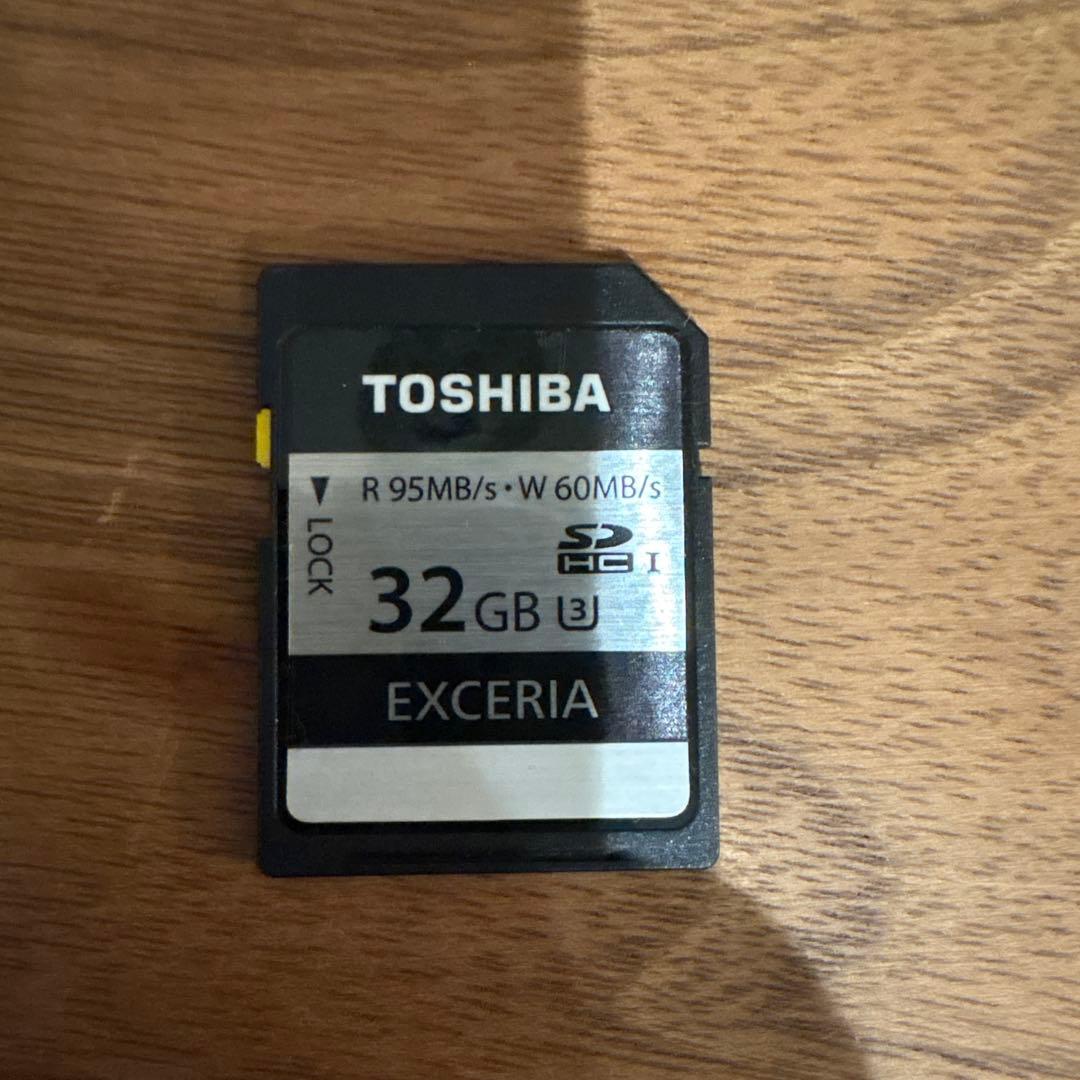 Nikon D3300 デジタル一眼レフカメラ 本体