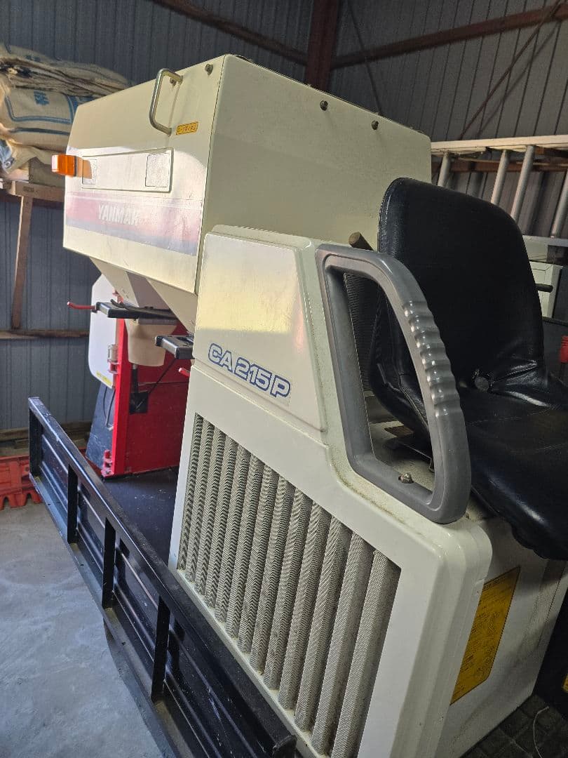 コンバイン CA215 20馬力 引取り限定 袋取り こぎ深さ自動 動作異常なし