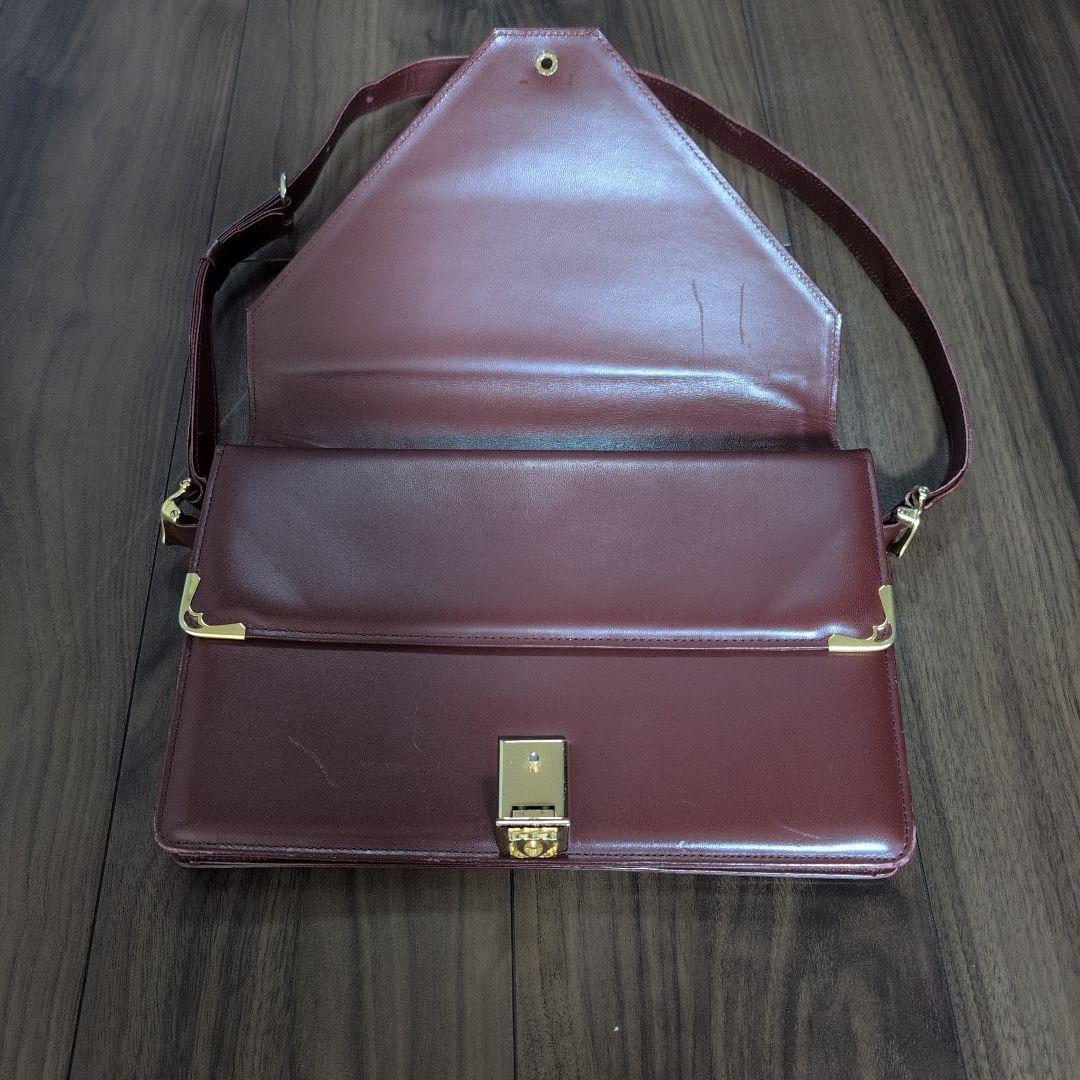 カルティエ　フランス　バーガンディ レザー ショルダーバッグ