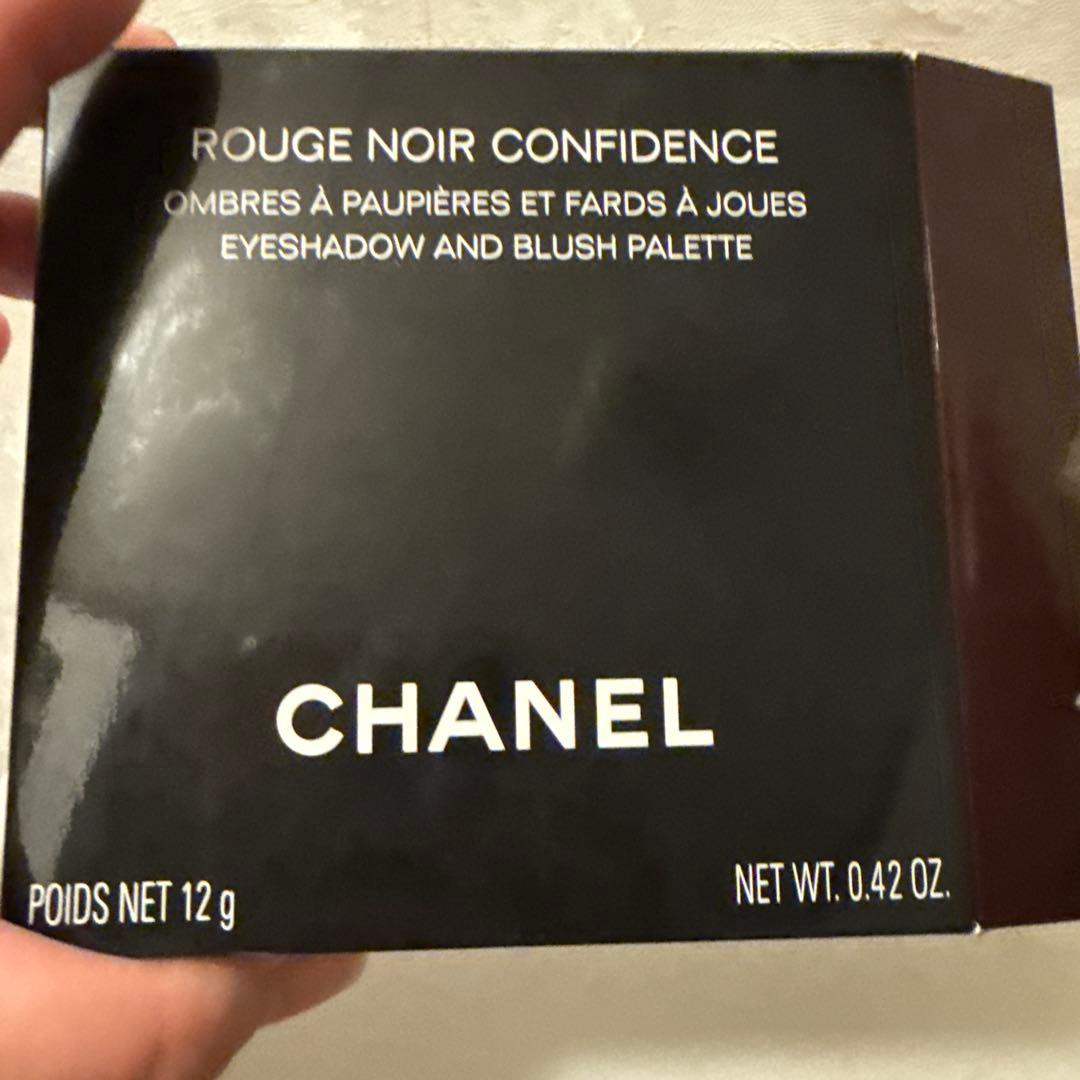 シャネル　ルージュ　ヌワール　コンフィダンス　アイシャドウアンドチークパレット