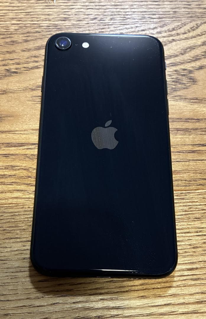 Apple iPhone SE 第三世代 64GB 画面ひび割れ