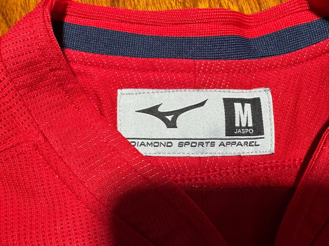 極美品 広島カープ 菊池涼介 背番号33 ハイクオリティユニフォーム Mサイズ
