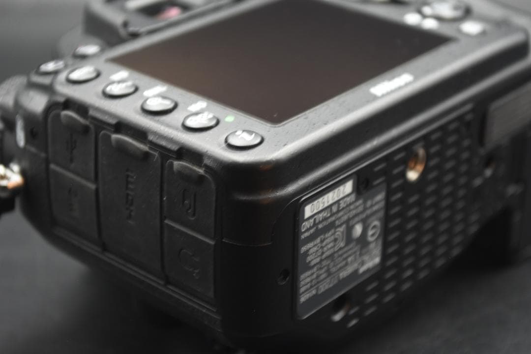 Nikon ニコン D7200 デジタル一眼レフカメラ