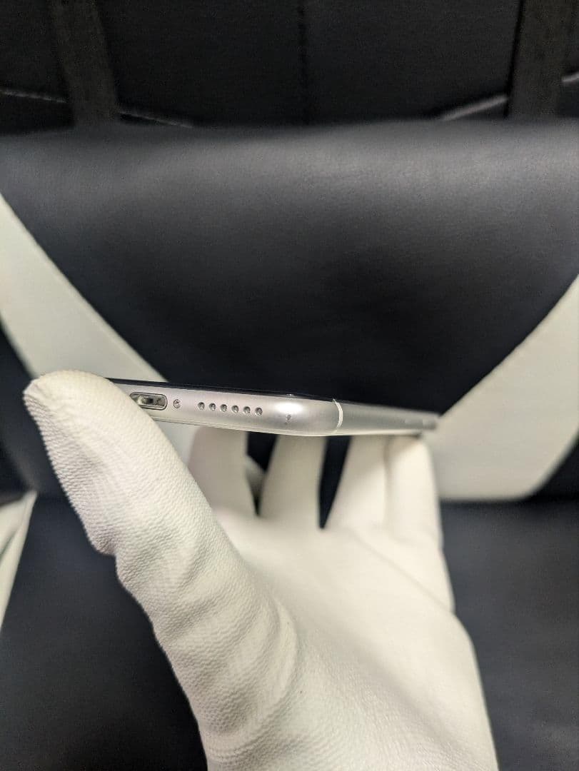 極美品　iPhone　SE 第2世代　128gb 白　SIMフリー　35