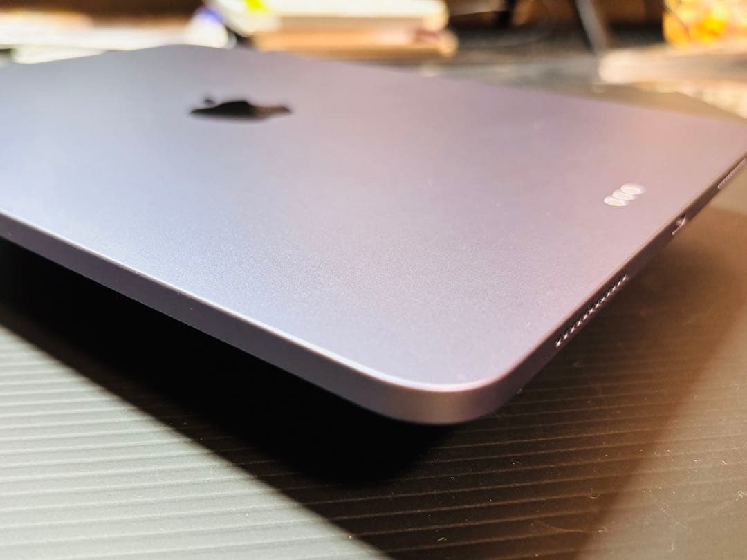 iPad Air第5世代64GB バッテリー容量97% 互換ケーブル・カバー付き