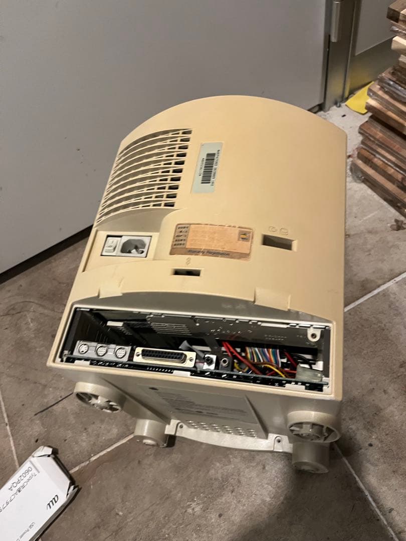 Apple Macintosh Color Classic II 改造品？