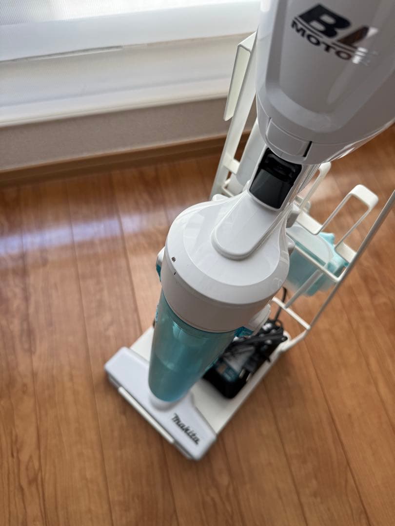 マキタ18V CL282FD純正バッテリー・急速充電器・サイクロン・スタンド付