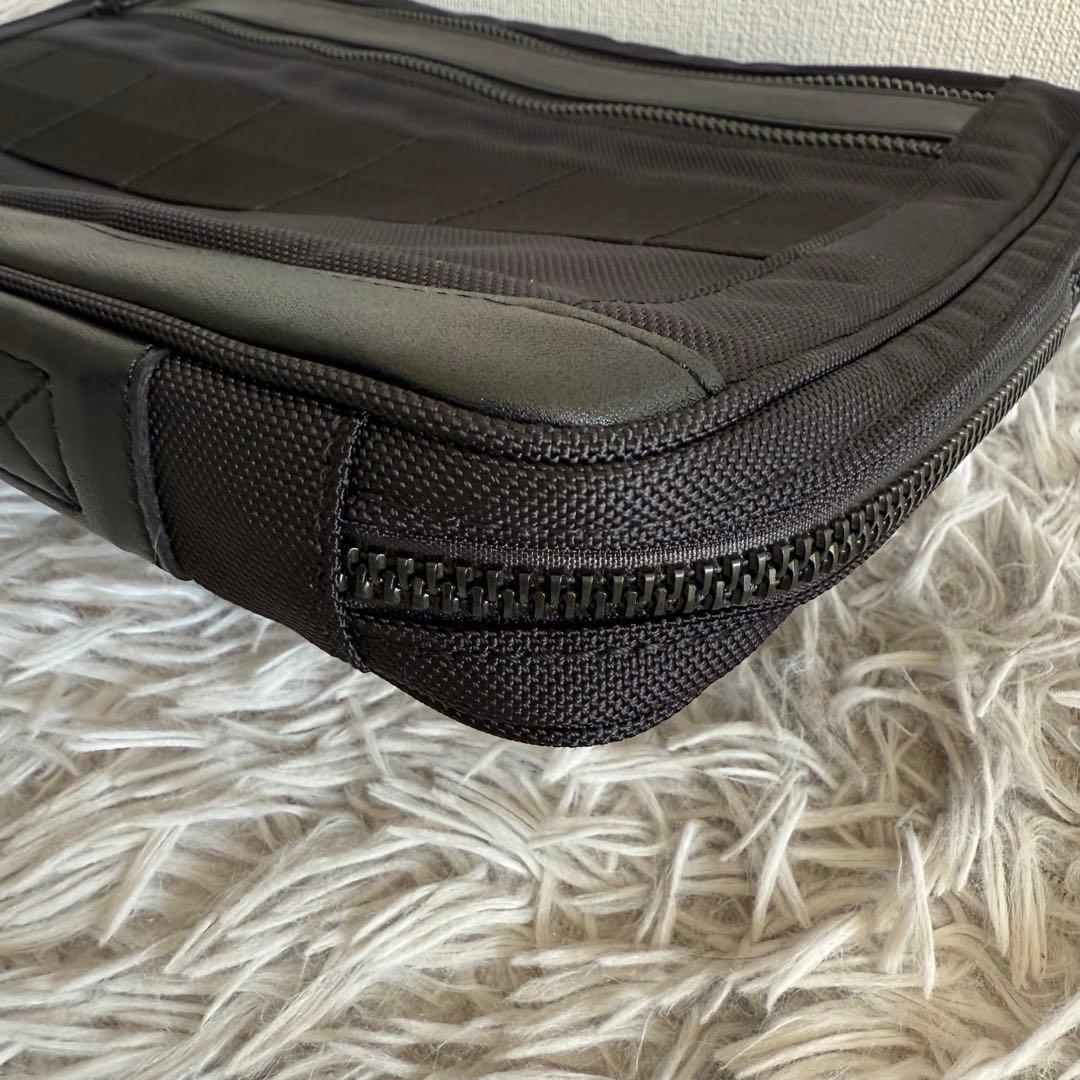 ほぼ未使用 BRIEFING TAP COMP PCケース クラッチバッグ