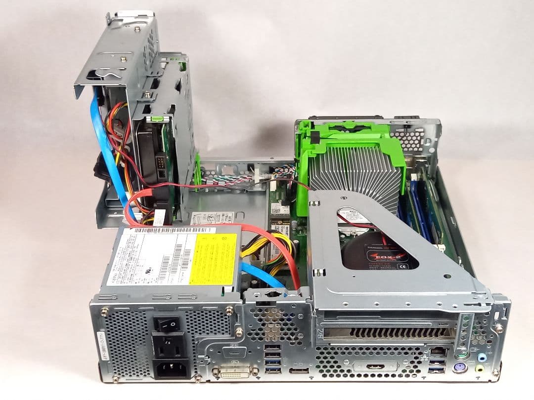 スリム型デスクトップPC／ Windows 11 Pro認証済み