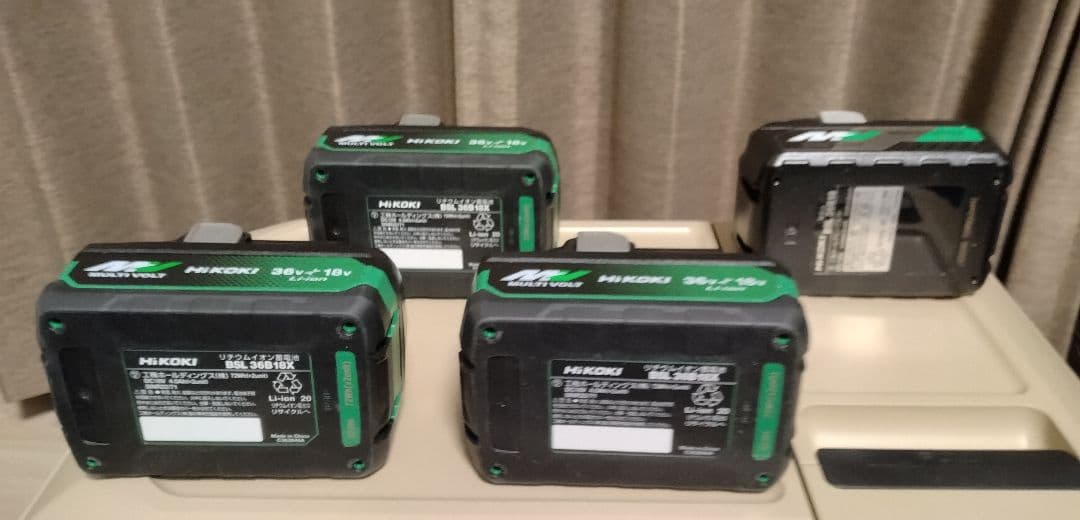 HiKOKI 冷温庫 UL18DC　バッテリー4個付き