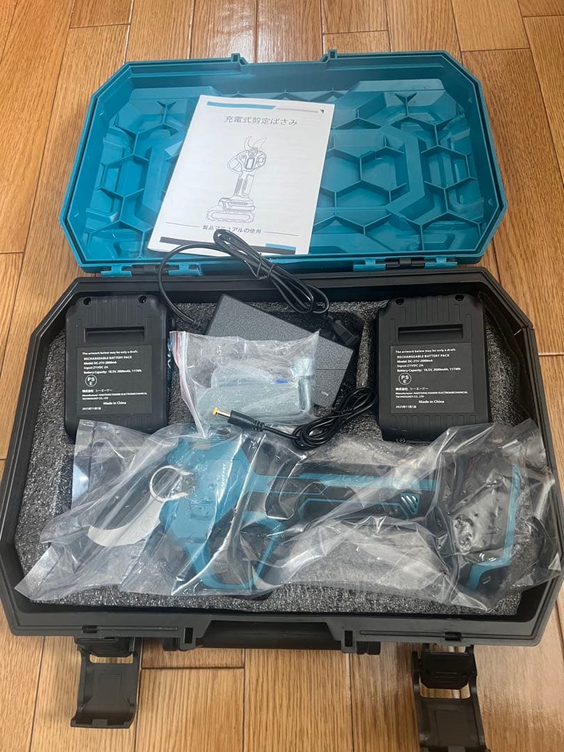 人気モデル　電動剪定バサミ　電動バサミ　切れ味良い剪定鋏