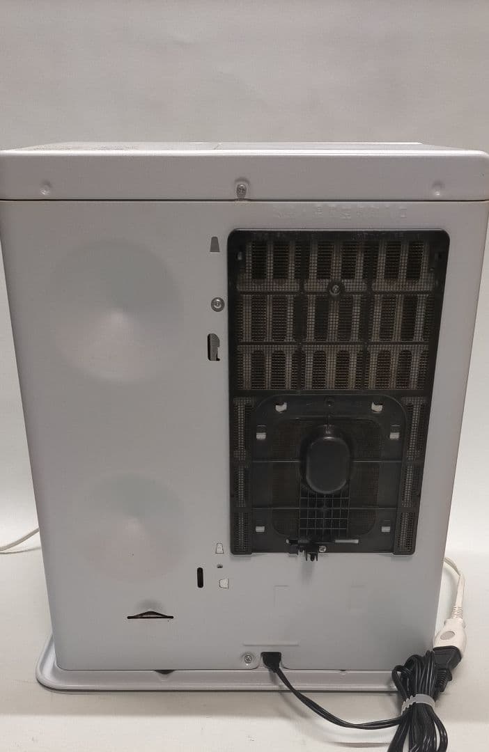 すぐ発送　石油ファンヒーター　トヨトミLC-S330-W　におわない　人感センサ